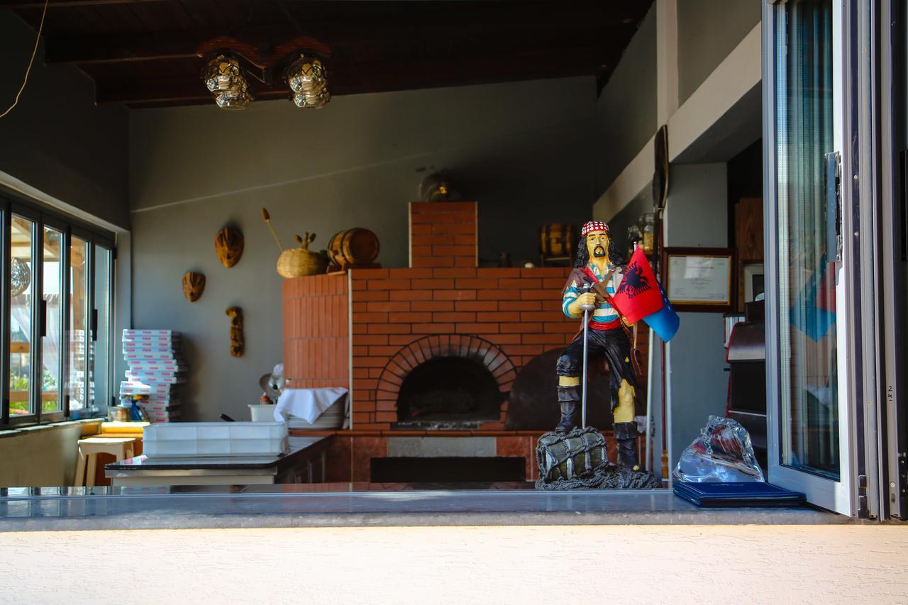 Hotel La Quercia Durrës 外观 照片