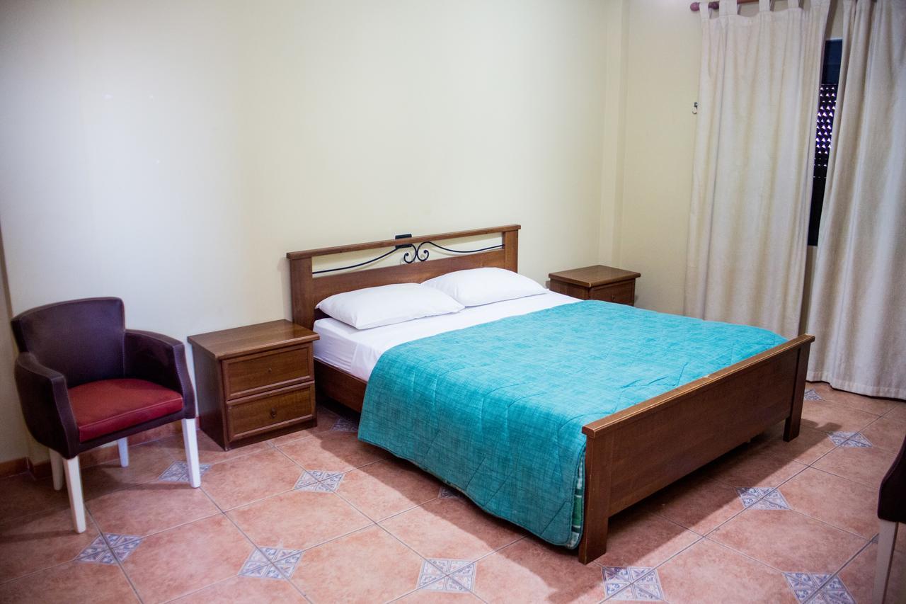 Hotel La Quercia Durrës 外观 照片